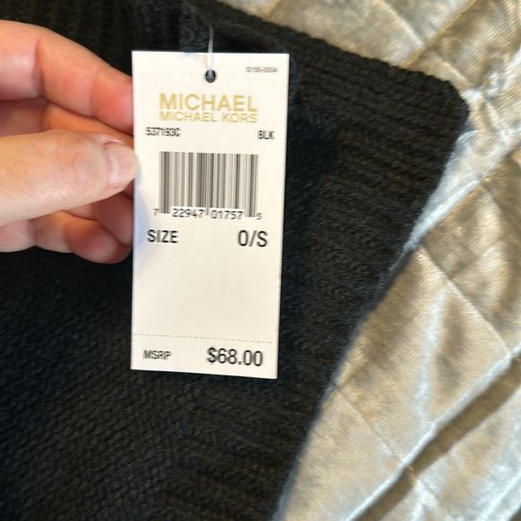 Michael Kors scarve - Picture 4 of 6